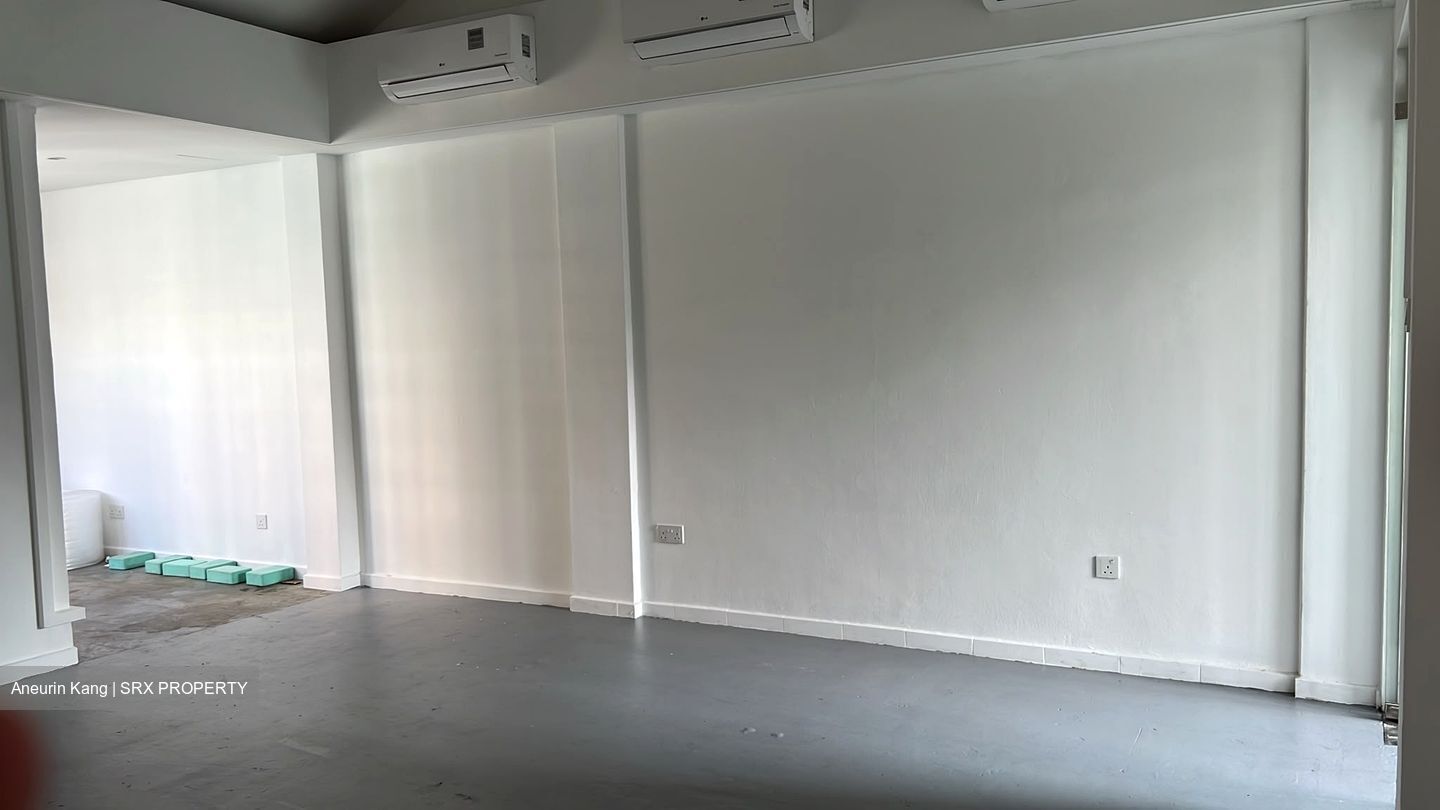 New Bridge Road (D2), Office #621229771